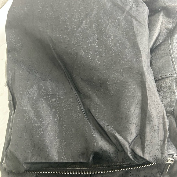 Michael Kors TIPPI Black Pebble Leather Shoulder Bag Dual Folding Zip Pockets - Picture 9 of 14